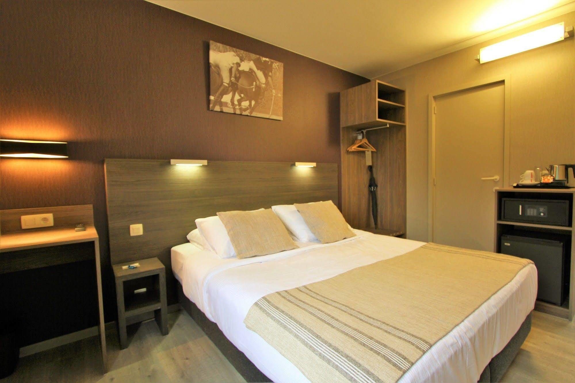 Hotel Auberge St. Pol Knokke-Heist Exterior photo